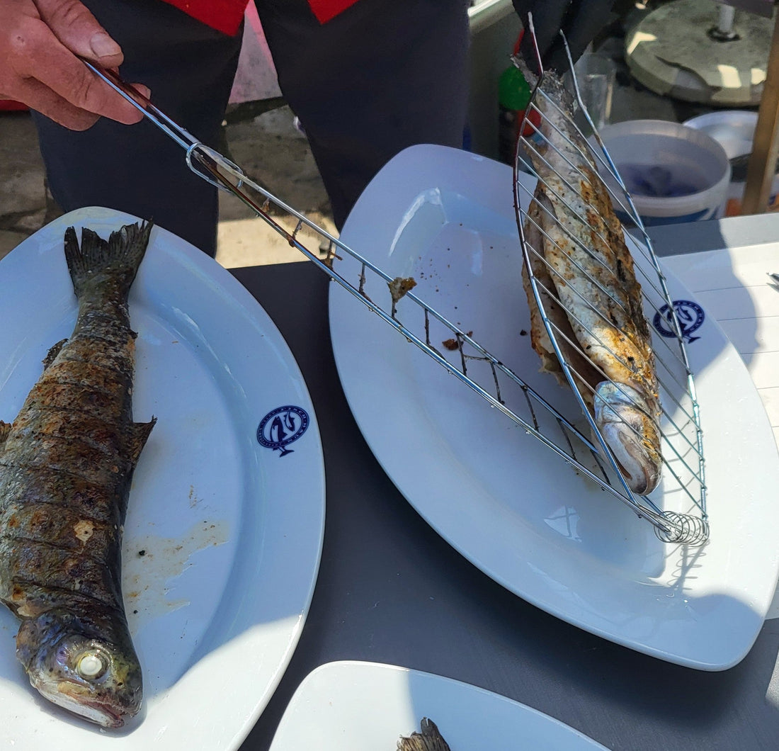 Fisch BBQ und Spanferkel im Buchenrauch